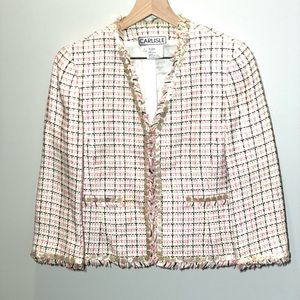Classic blazer with beautiful button detail. Sleeves are bracelet length (3/4)